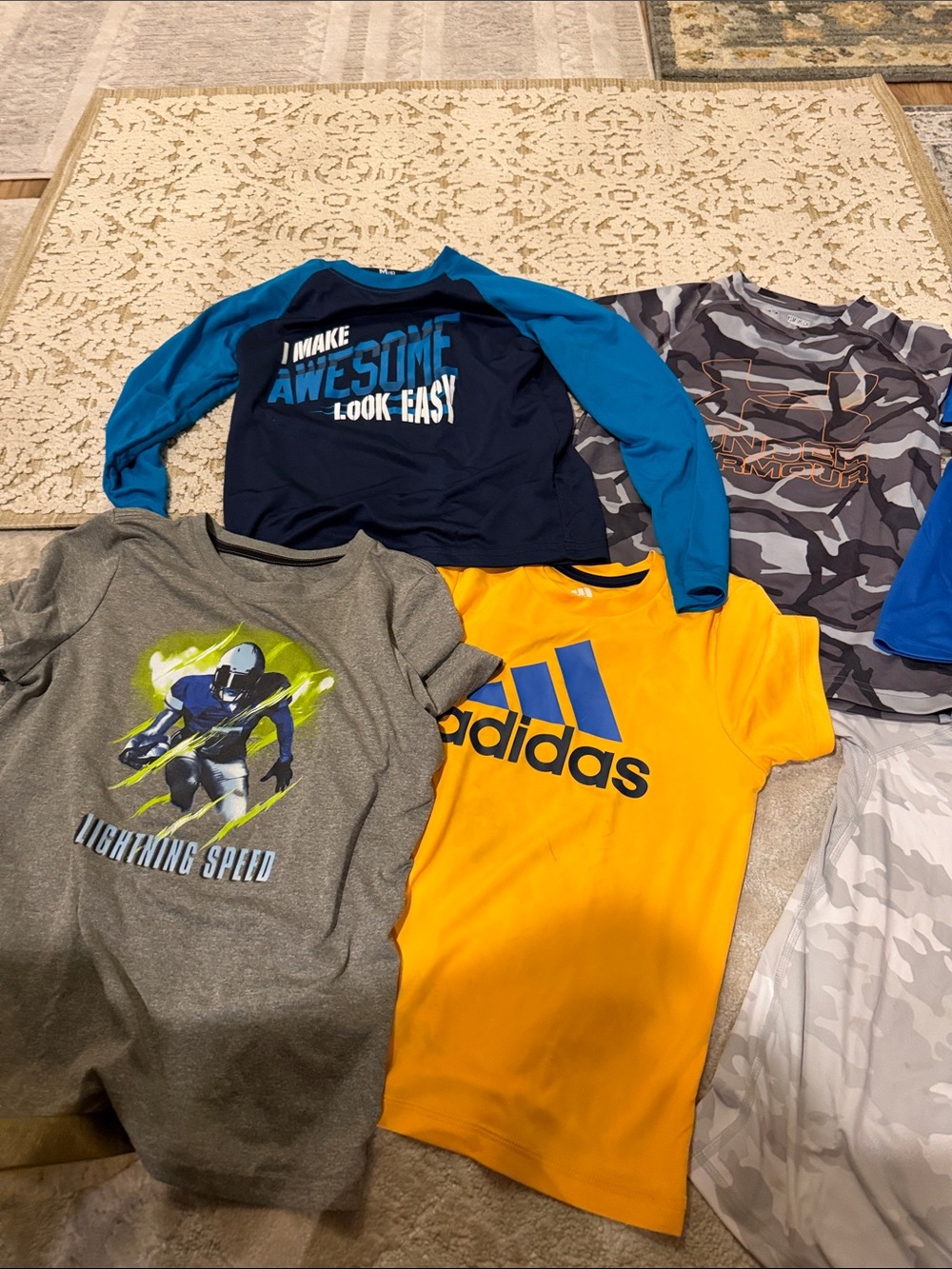 Bundleof 8 Bright colors tees 6 Short and 2 long Sleeve